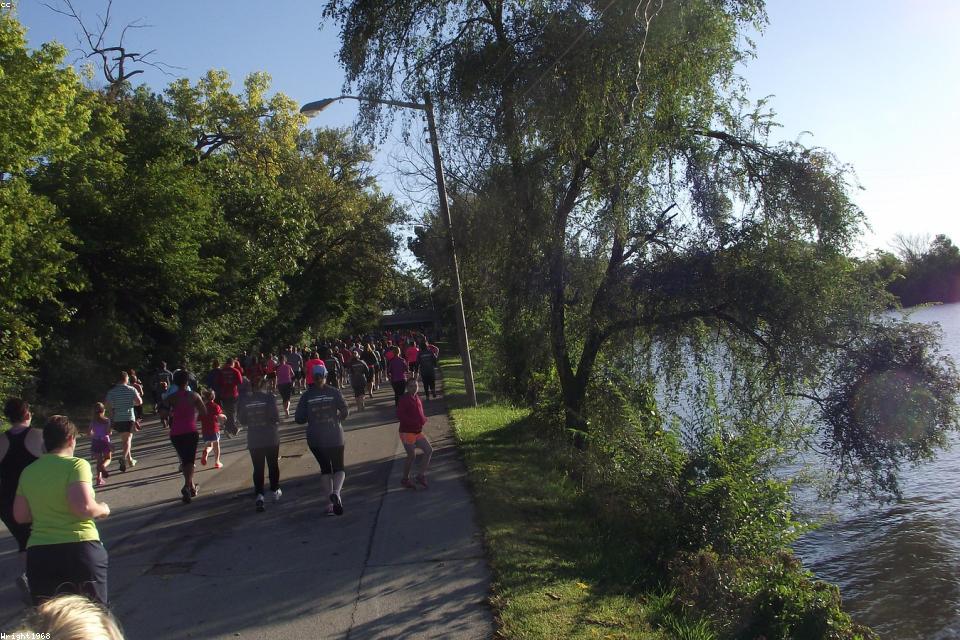 城市通勤跑步两用穿搭